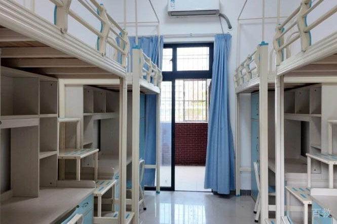学校宿舍环境