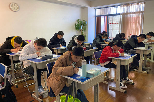 北京101高考复读学校_校区学生自习环境