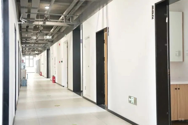 北京精华高考复读学校_教学环境展示