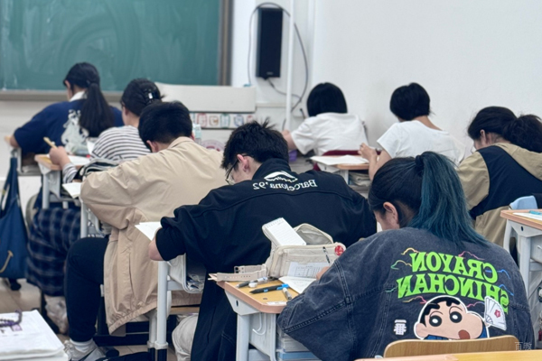 北京仁才高考复读学校_课堂场景展示