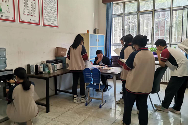 校区老师授课场景展示