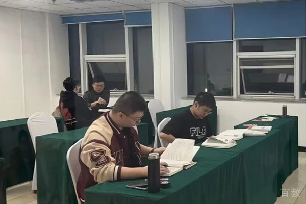 北京81之家军队文职_校区学员上课场景展示