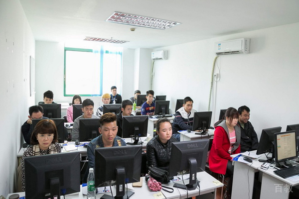 北京美迪电商教育_校区学员上课场景展示