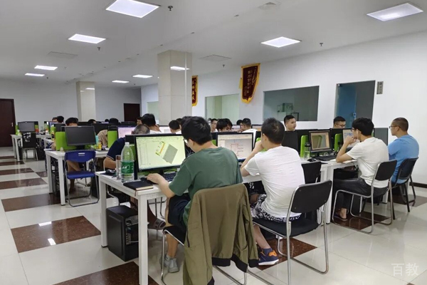 校区学员上课场景展示