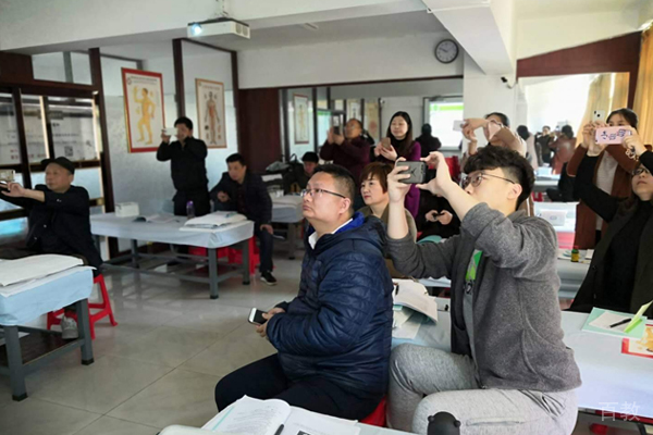 合肥安中传古推拿培训学校_课堂场景展示