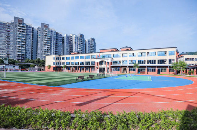 学校操场环境