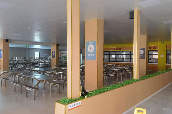 学校食堂环境