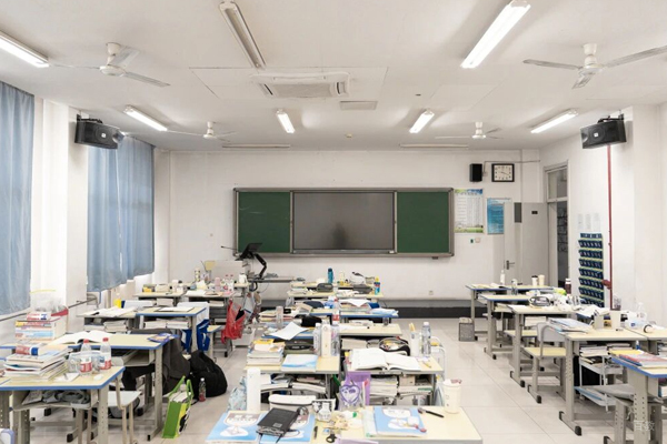 北京学而思高考复读_授课教室环境展示