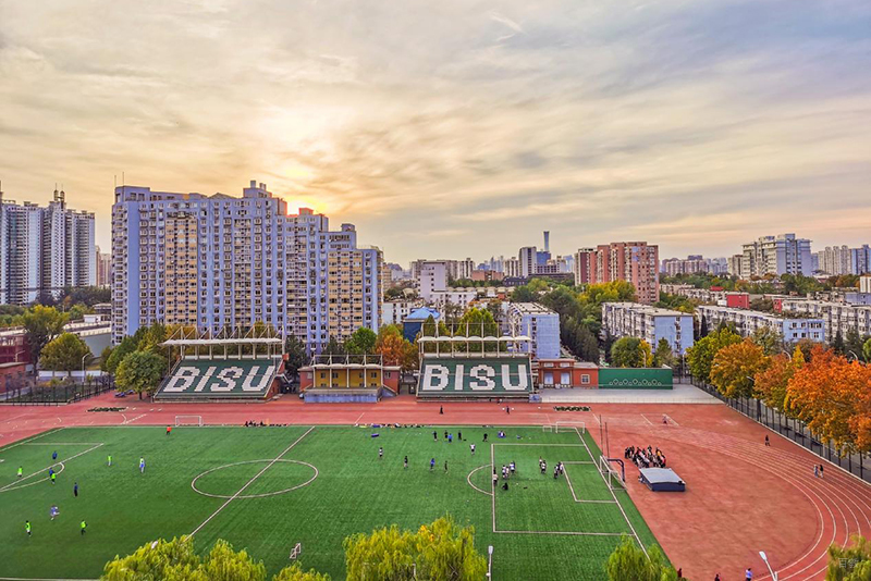 学校操场环境