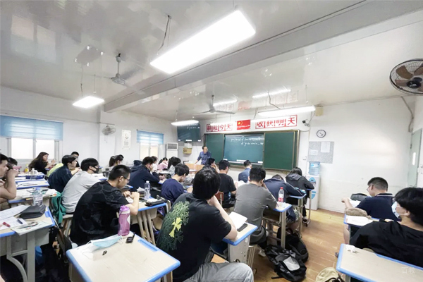 教室环境图片