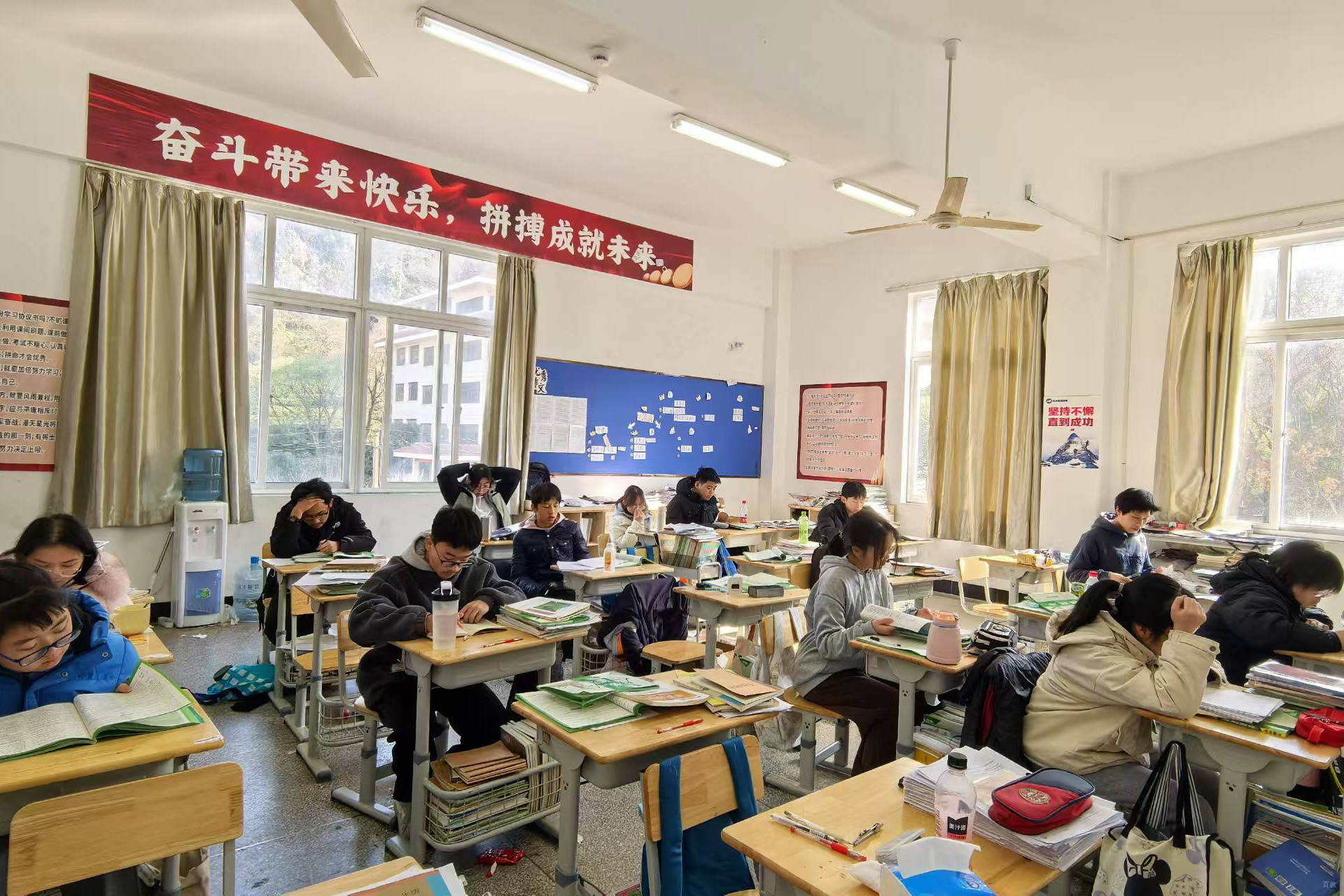 上课教室环境