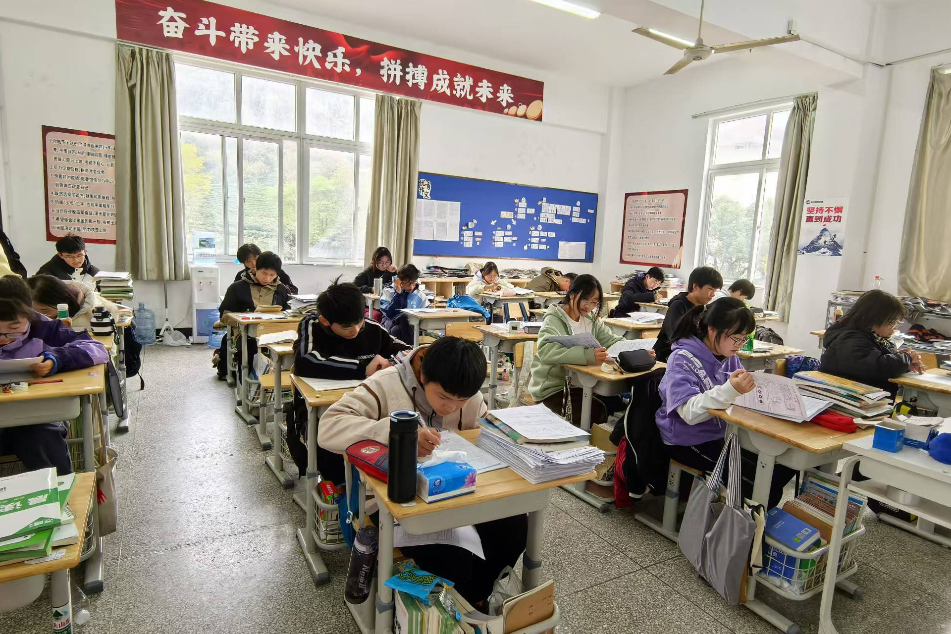 学生上课教室环境