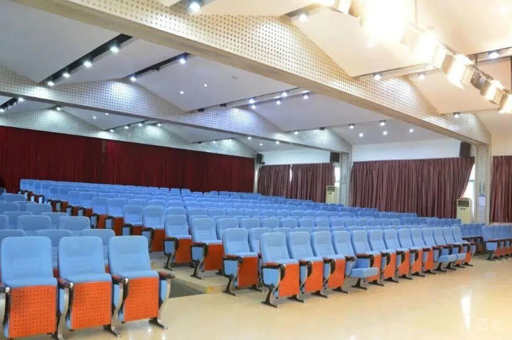 学校阶梯教室环境