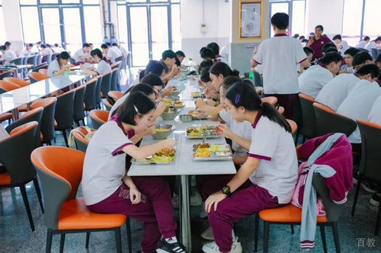 学校食堂环境