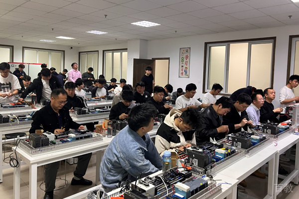 校区学员上课场景展示