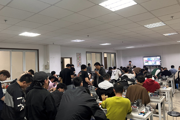 校区学员上课场景展示