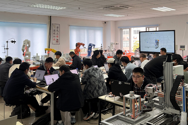 校区学员上课场景展示