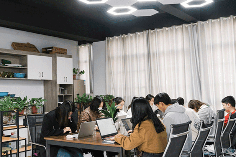 辅无忧教育办公环境