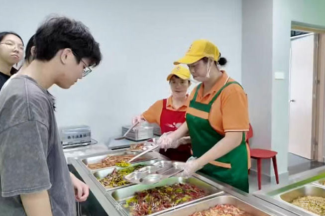 学校食堂环境1