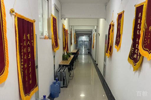 学校走廊环境