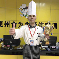 上海食为先小吃实训机构特约主讲老师李师傅
