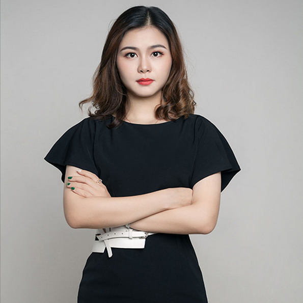 吴翩翩/高级化妆师