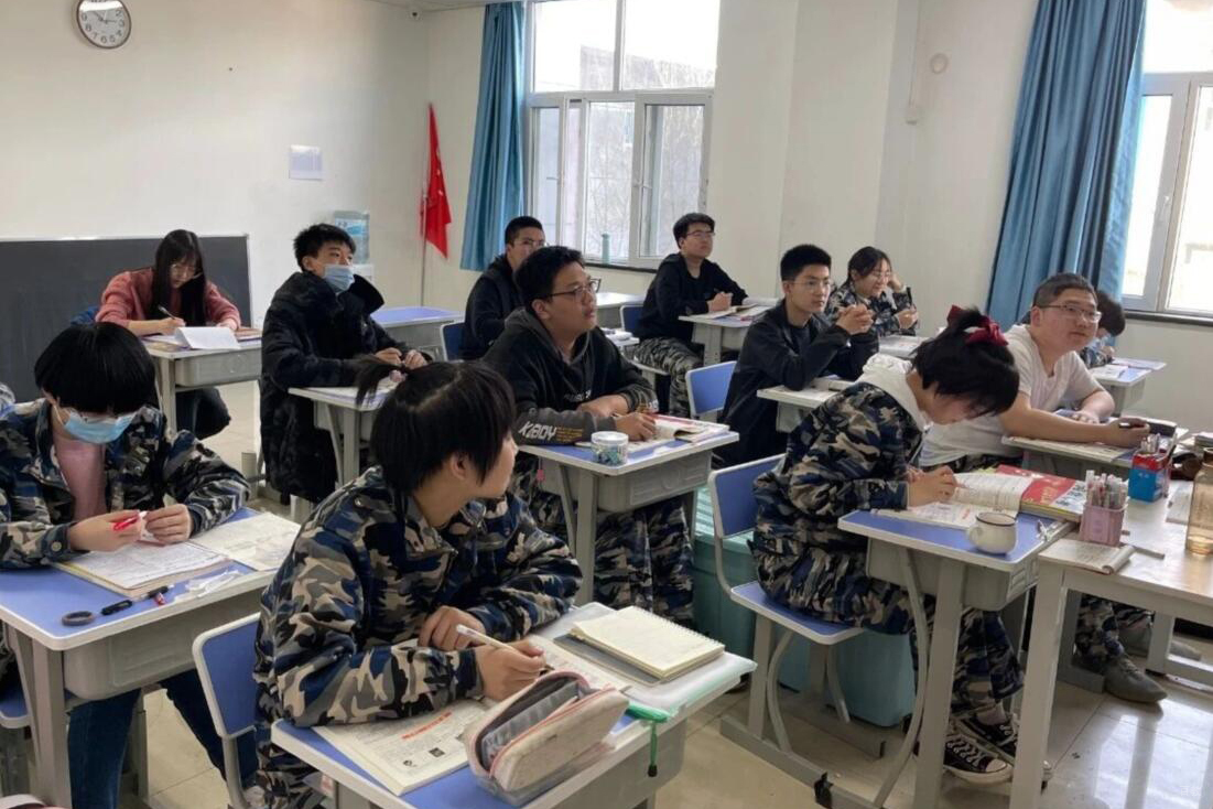 特约主讲老师黄笑濛