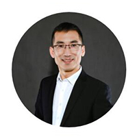 崔 勇