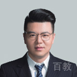 杨 超