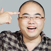 李亮