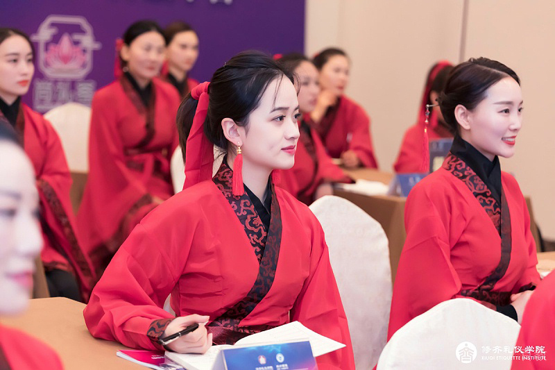 礼仪培训集体大会