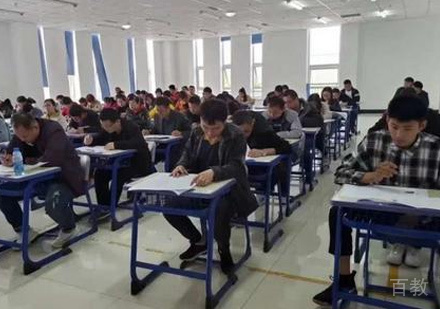 福州百闽教育学员上课场景