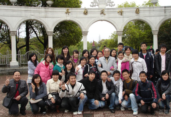 武汉良木日语教育学员春游青山公园樱花林