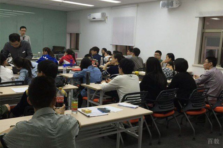 成都中公考研教学课堂环境