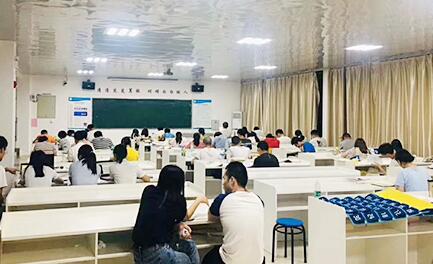 重庆中公考研教室环境