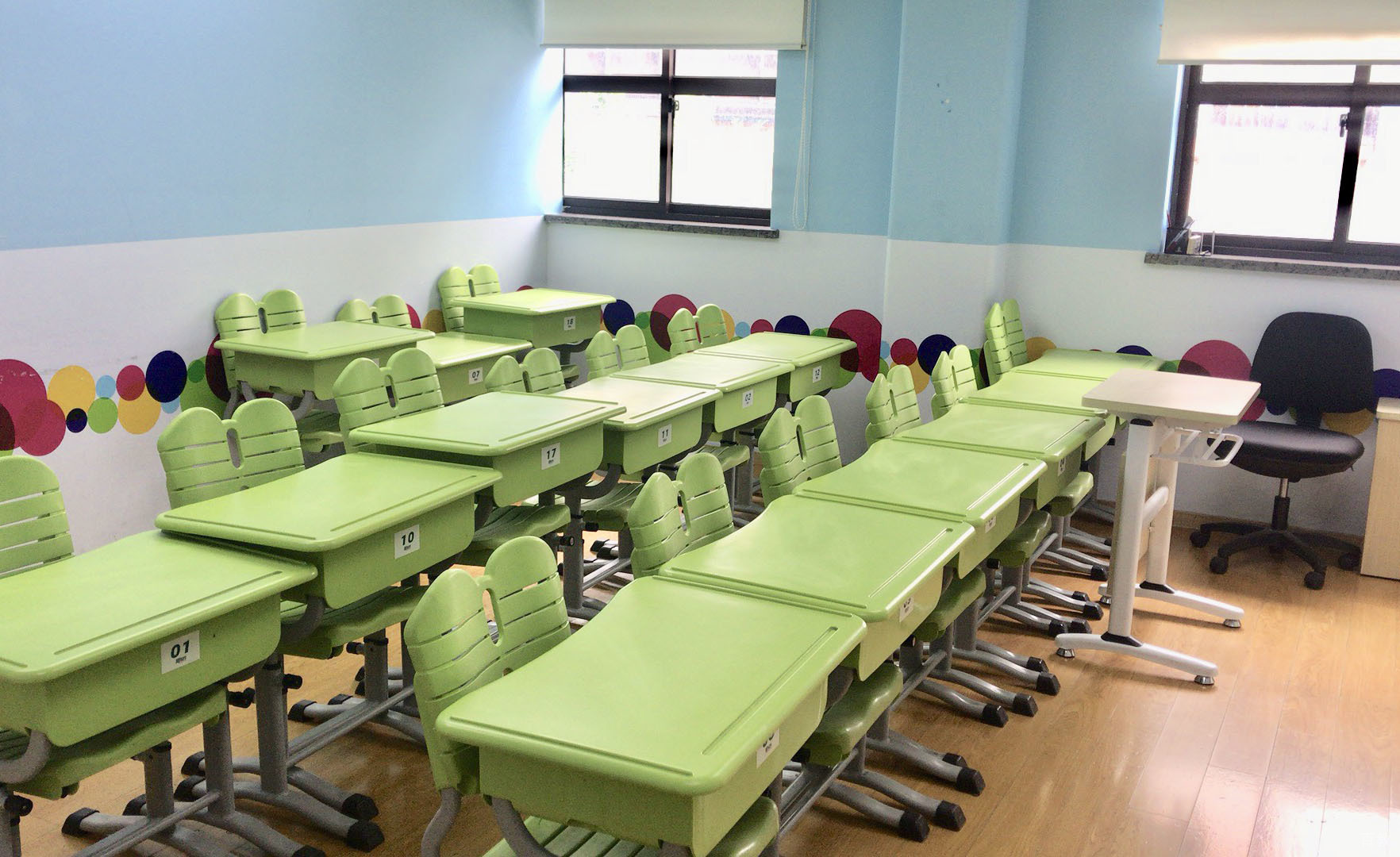 上海斯姆林国际教育教室环境
