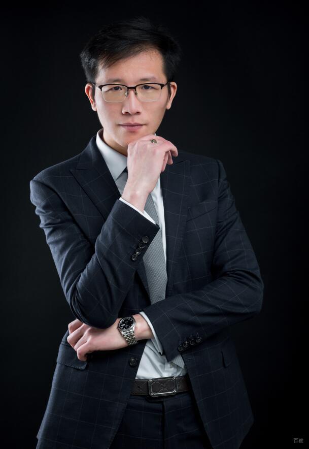邹冠男