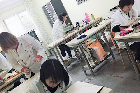 武汉阳光烘焙学校焙烤教室环境