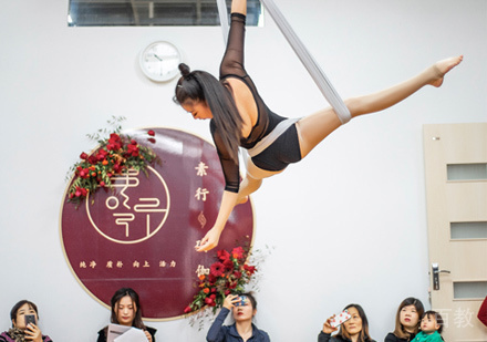 郑州邱源瑜伽理疗学院学员上课场景