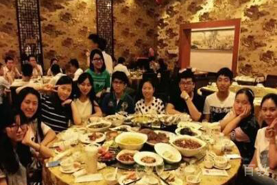 学员聚餐