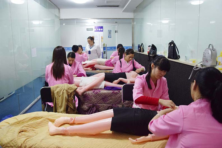武汉旷郁康乃馨母婴护理培训学校母婴护理培训实训室