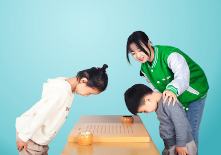 西安嗨小蜗围棋老师传授棋道礼仪