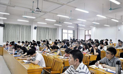 学生上课