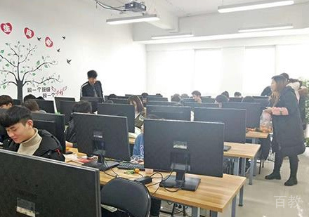 郑州华人职业培训学校校区授课教室环境