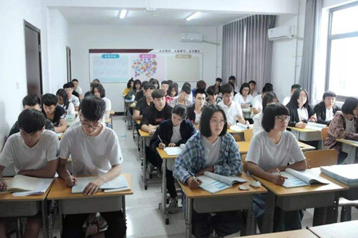 学员上课