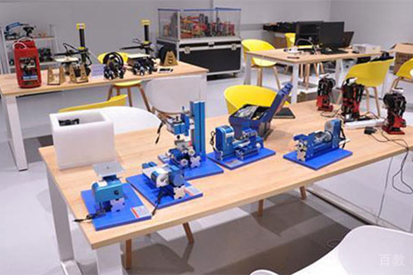 重庆VIPCODE在线少儿编程AI智能语音机器人开发培训室