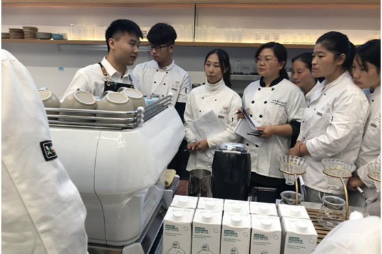 合肥君悦西点美食学院饮品培训教学课堂