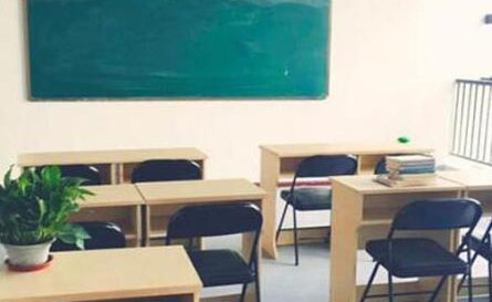 长沙中航教育成人高考培训教室环境
