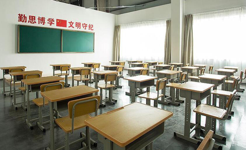 长沙中航教育成人高考培训教室环境