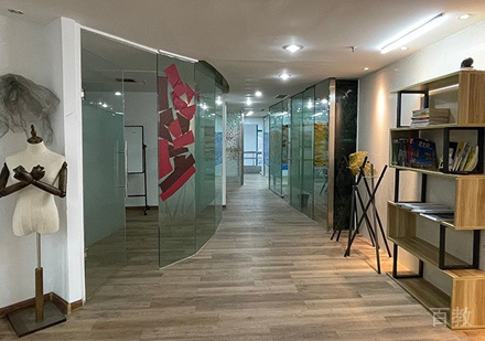 厦门曳尾图作品集培训校区大厅环境